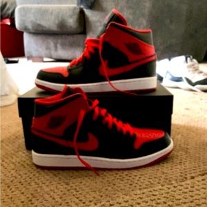 JORDAN 1’s SIZE 10.5 DS